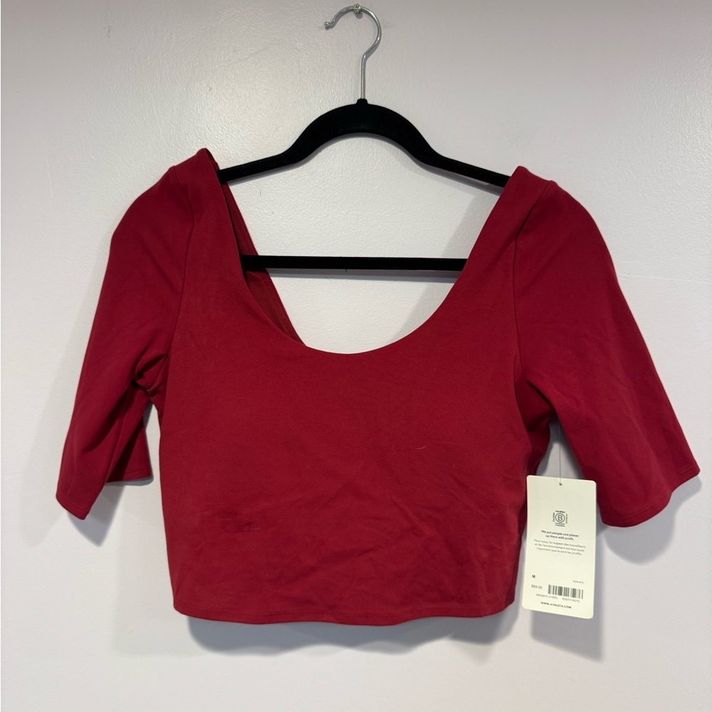 NWT red‎ Athleta Exhilarate crop tee